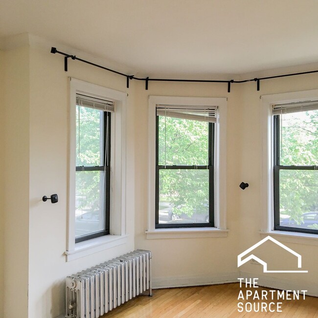 Photo - 2546 W Summerdale Ave Unit 1F