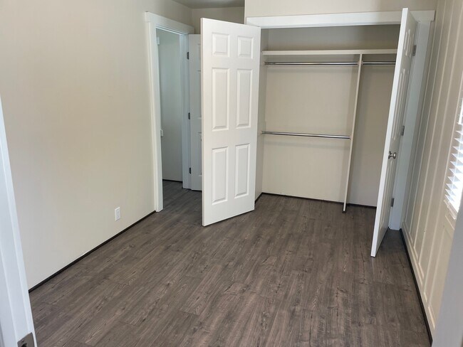 Photo - 725 Granite St