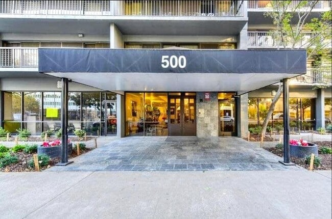 Building Photo - 500 N St