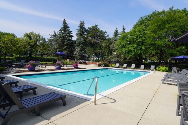 Photo - Traver Courts