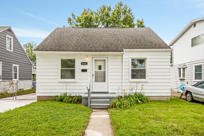 Photo - 6838 Republic