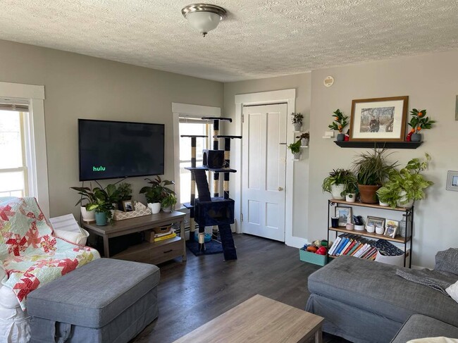 Photo - 105 Common St Unit 2