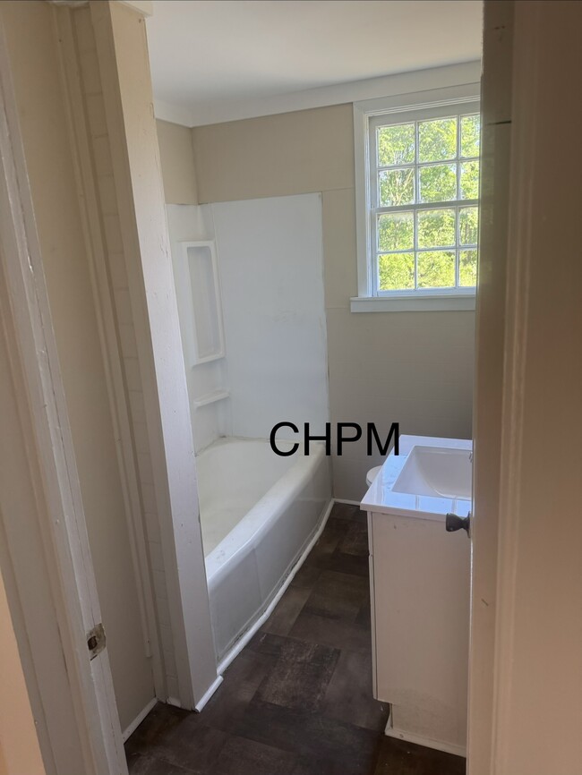 Photo - 604 Bee St