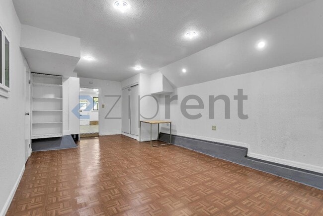 Photo - 1578 43rd Ave
