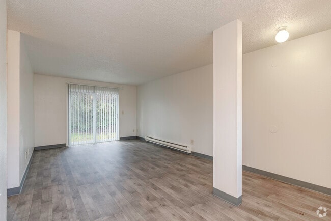 1BR, 1BA - 646SF Living Room