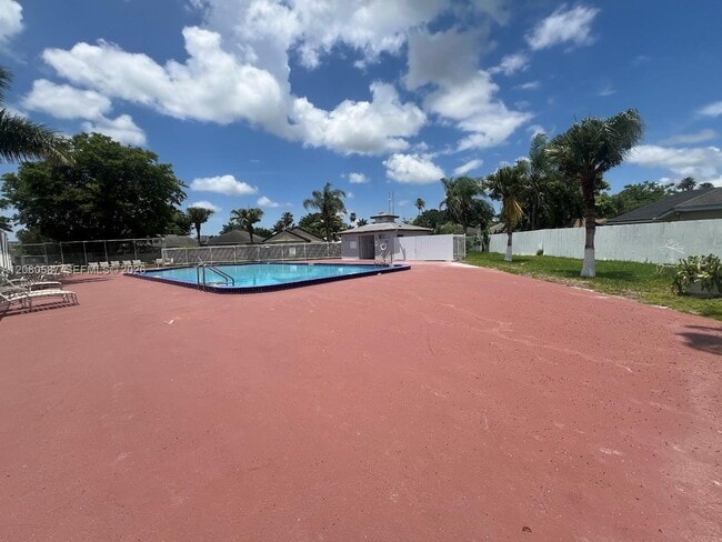 Photo - 738 SW 9th St