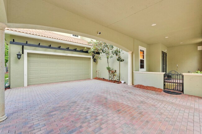 Photo - 127 Via Castilla