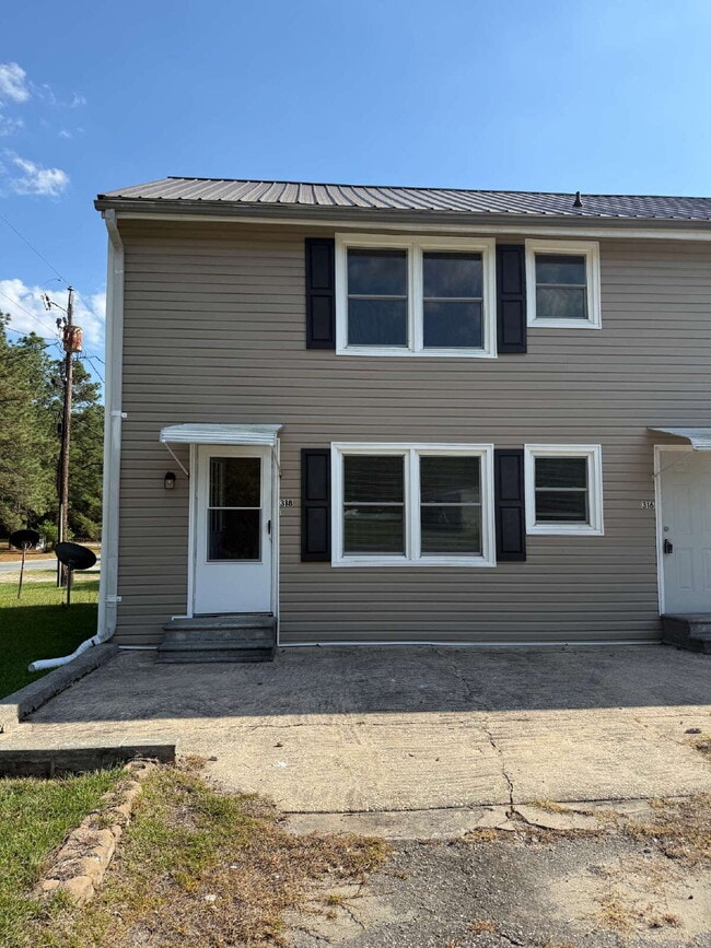 "Charming 1-Bedroom Condo Retreat in Pinebluff - Cozy 600 sq ft Haven!"