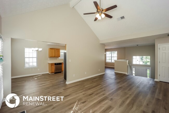 Photo - 7395 Royale Ln