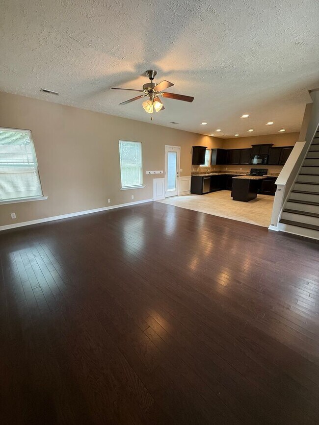 Photo - 1850 Warmingfield Dr