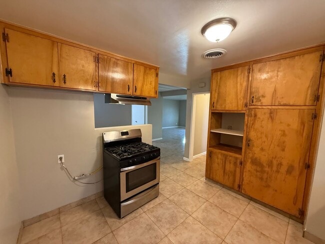 Photo - 606 Pierce St