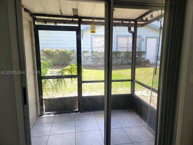 Photo - 3254 Chesswood Ave