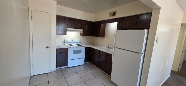Photo - 1041 N Mesa Dr Unit 407 E Frost Cir