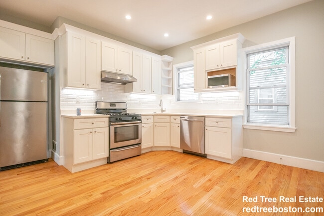 Building Photo - 164 Hyde Park Ave Unit 2