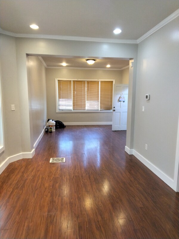 Photo - 37 Holland Pl