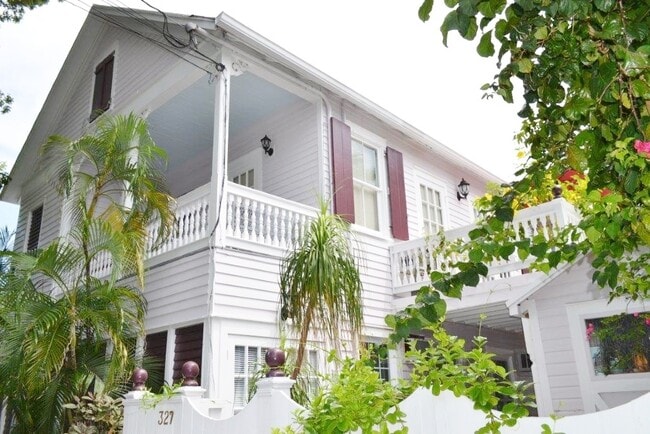 Building Photo - Furnished 1 bedroom 1 Bathroom in Old Town