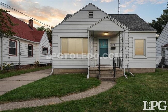 Building Photo - 3648 Watson Ave