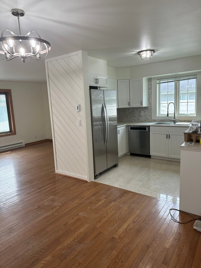 Photo - 3644 Livingston Ln