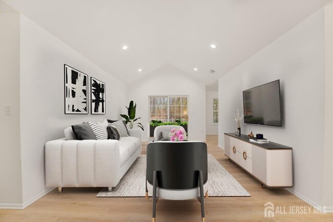 Photo - 606 Cypress Ln