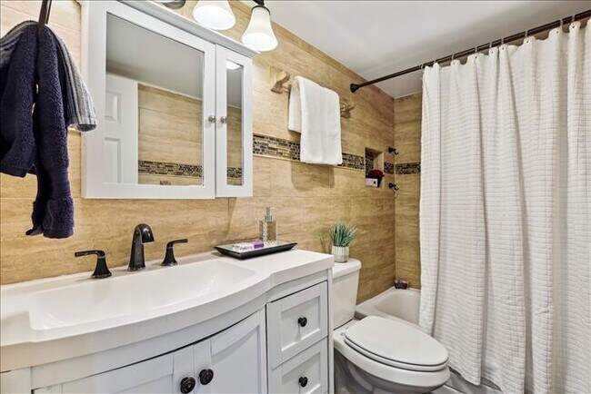 Photo - 1300 Army Navy Dr Unit 225