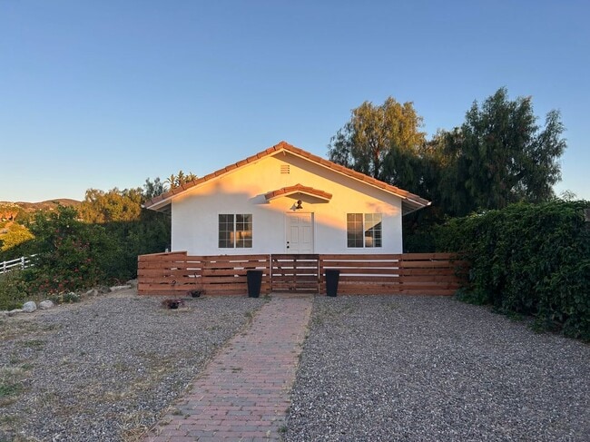 Photo - 37645 Vía De Los Arboles