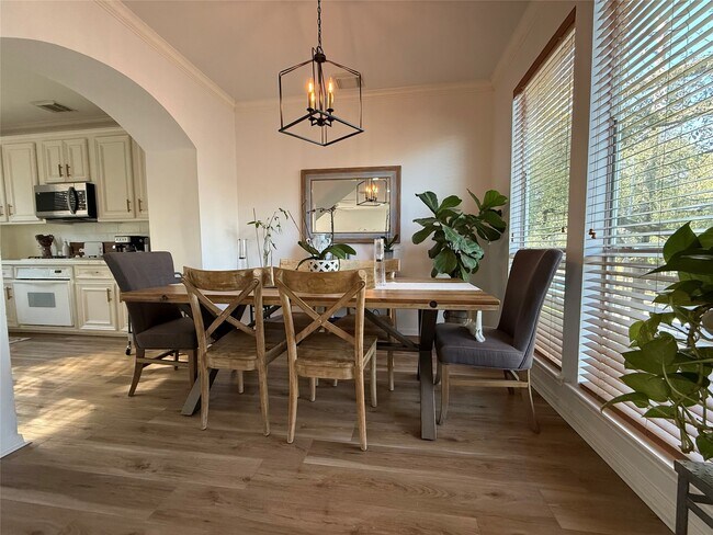 Photo - 1702 Tuam St Unit B