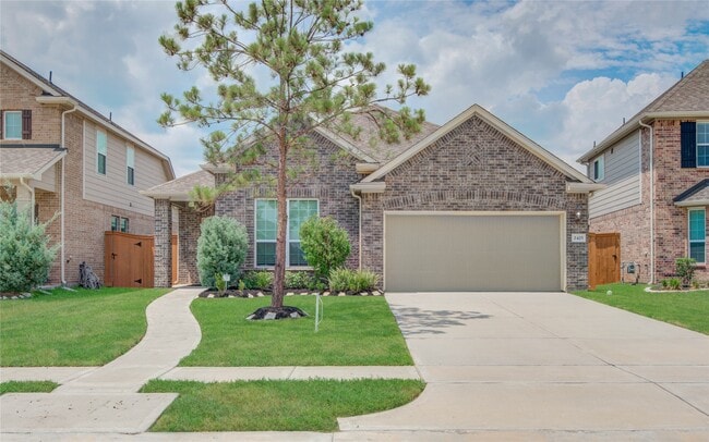 Building Photo - 2425 Temple Crag Dr