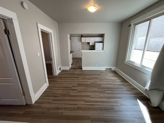 Photo - 434 Harbison Ave W