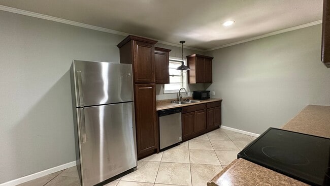 Photo - Gorgeous 3 bed Home!!