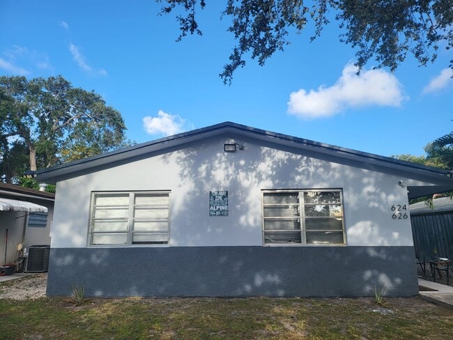 Building Photo - LC 18:624-626 SW 7th Ave Unit 624