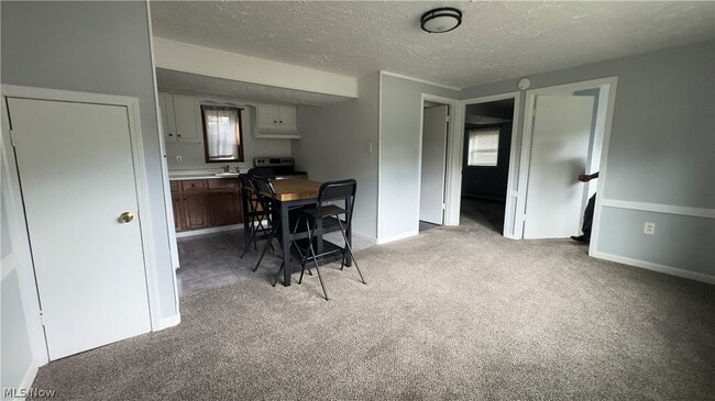 Photo - 1320 W Montrose St Unit 3