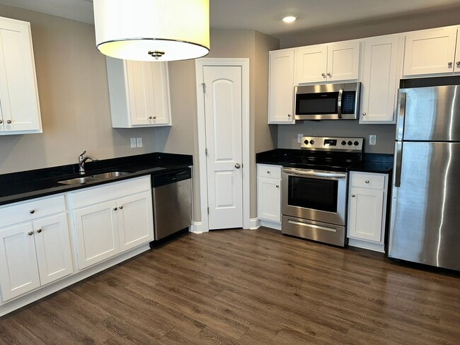 Photo - Beautiful 3 Bedroom Home in Salisbury!!