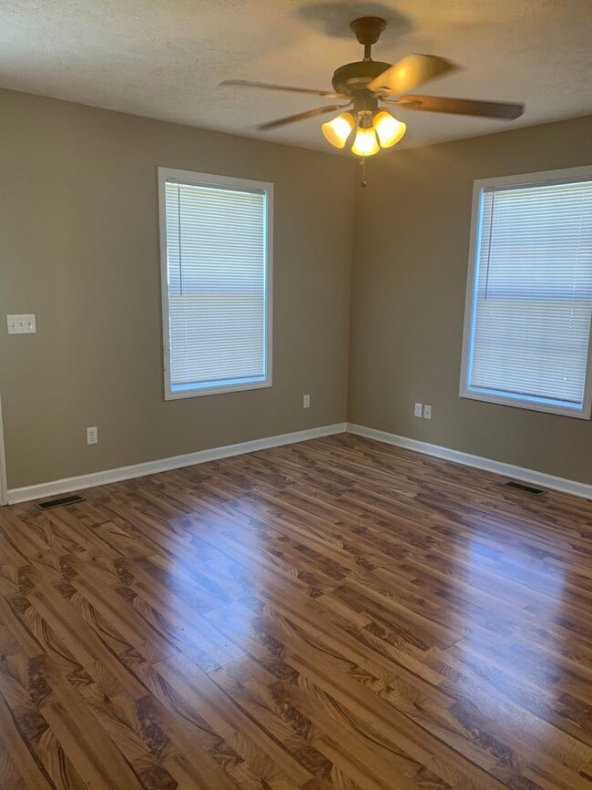 Photo - COMING SOON...3 Bedroom in GREAT LOCATION in the Center of Town!