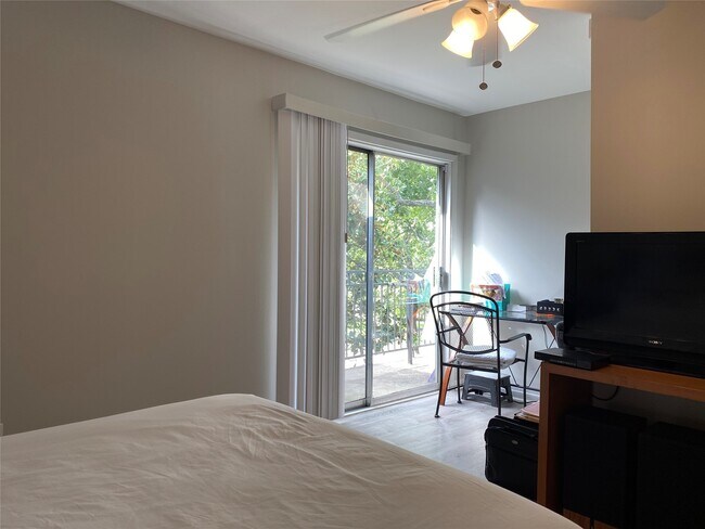 Building Photo - 9003 Gaylord Dr Unit 14 Rental