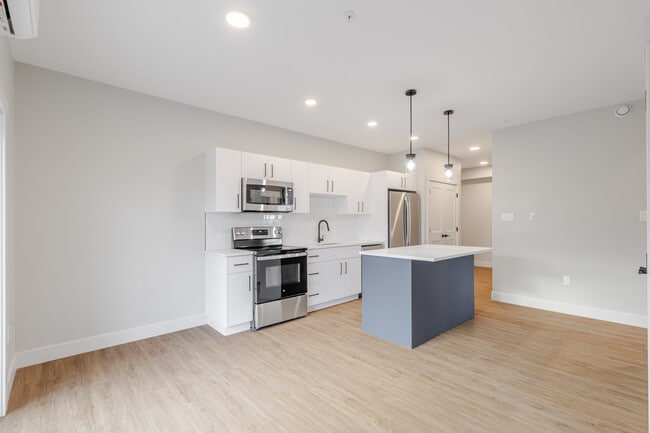 Building Photo - Apartment for Rent Unit 1