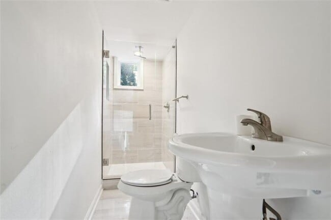 Photo - 2533 Kelly Lake Rd