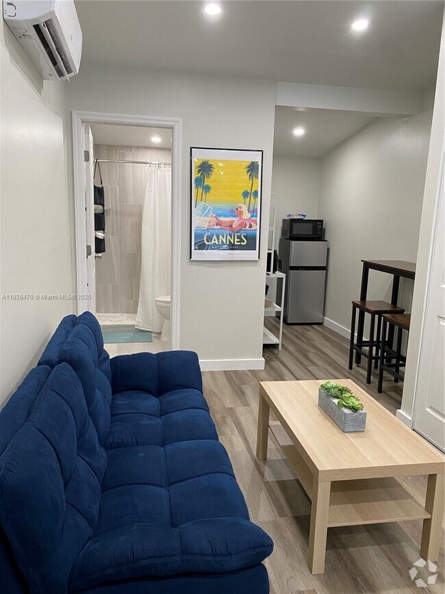Building Photo - 11121 SW 46th St Unit ADU Rental