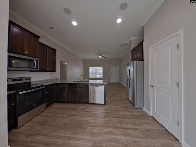 Photo - 333 Finch Ln