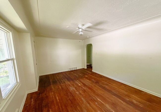 Photo - 323 Browning Ave