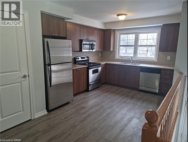 Photo - 701 Homer Watson Blvd Unité 1