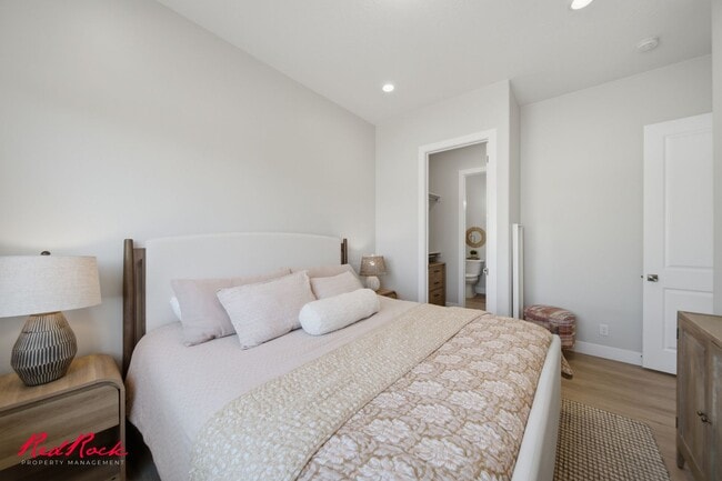 Photo - 4 Bedroom Home with Gorgeous Views