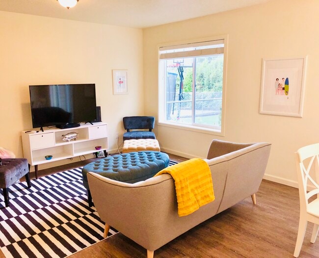 Photo - 17135 Beers Ave