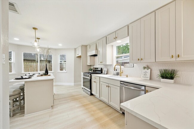 Photo - 7811 Ashwell Ct