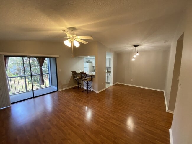 Building Photo - Spacious 2-Bedroom, 2-Bathroom Condo for Rent in Altamonte Springs, FL