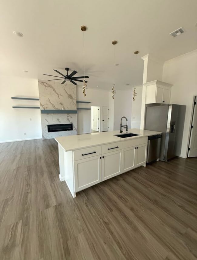 Photo - 201 S Boyd St