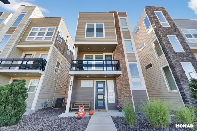 Building Photo - 15609 E Broncos Pl