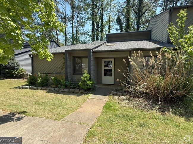 Building Photo - 282 Heathersett Dr SW Rental