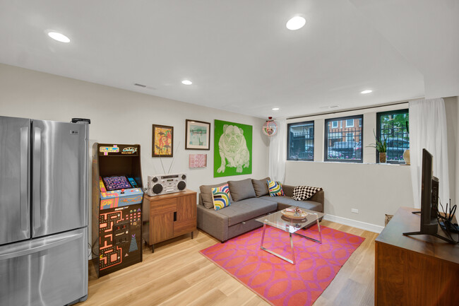 Building Photo - 3015 W Belden Ave Unit 3015 W. Belden Ave. 1 Rental