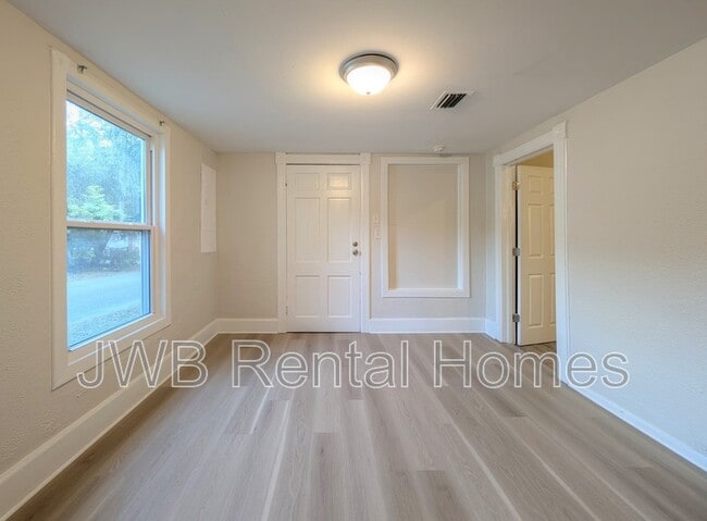 Photo - 203 Spring St