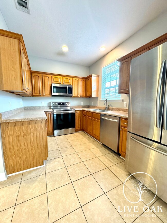 Photo - 125 Governors Blvd